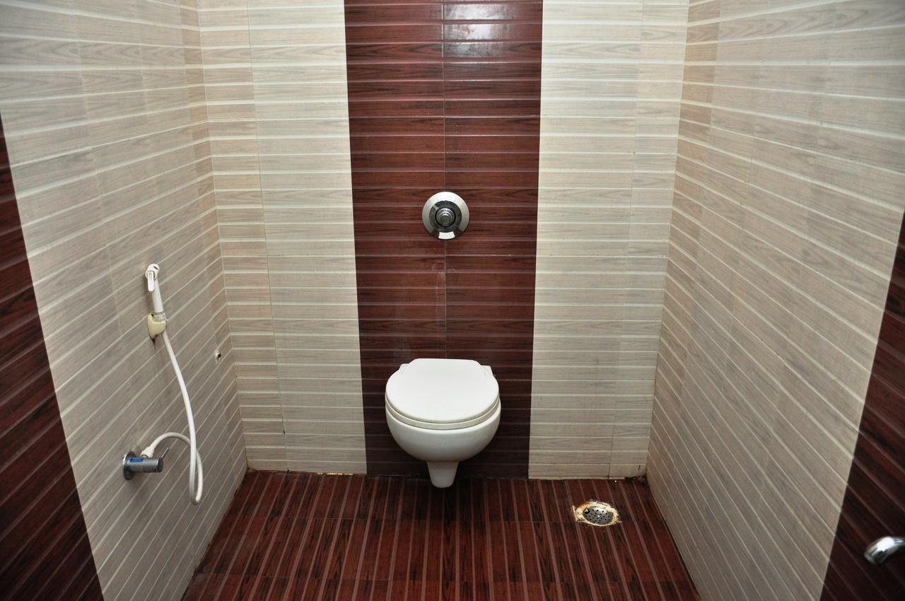 Aastha Hotel Rourkela ภายนอก รูปภาพ
