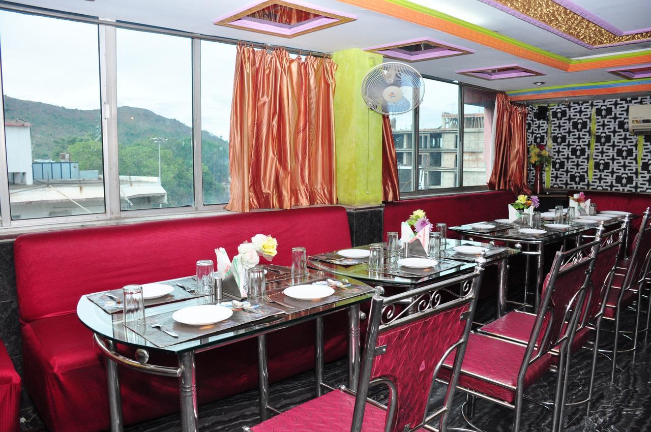 Aastha Hotel Rourkela ภายนอก รูปภาพ