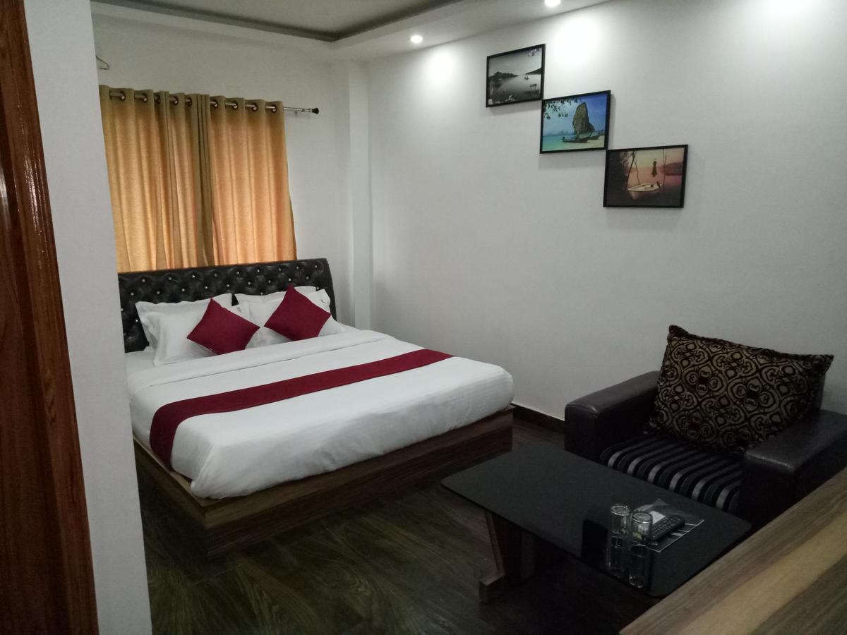 Aastha Hotel Rourkela ภายนอก รูปภาพ